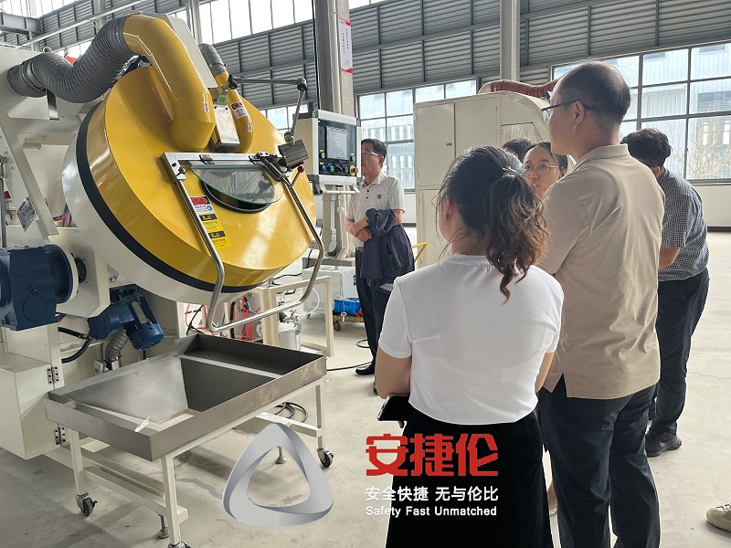 韓國客戶參觀滾噴機2