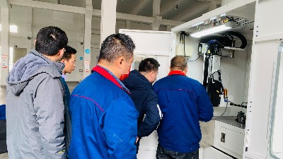 【刷涂設(shè)備驗收】河南橡膠減震制品客戶視頻驗收自動刷涂機(jī)