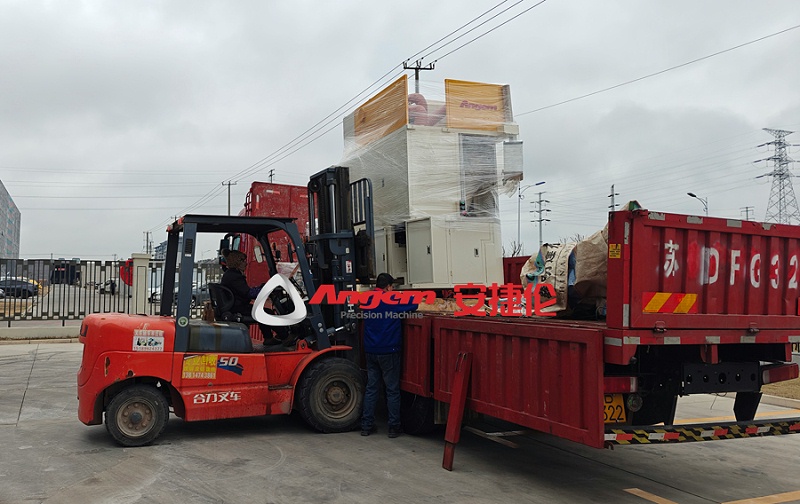 自動噴膠機發(fā)靖江1