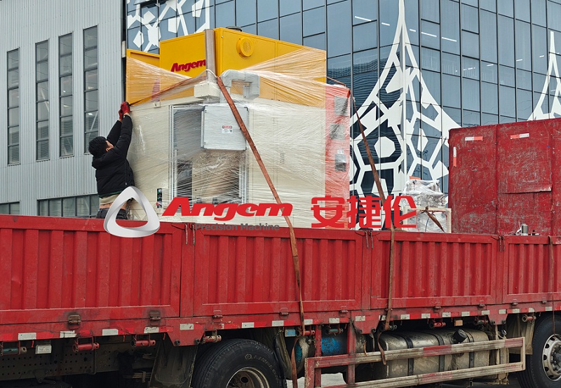 自動噴膠機發(fā)靖江2