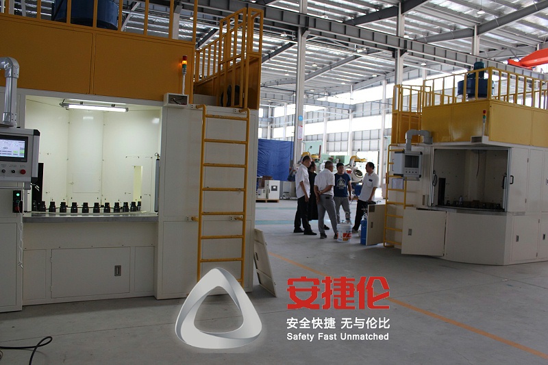 上海客戶參觀噴膠機、滾噴機 (1)