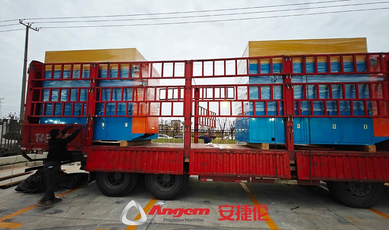 自動噴膠機46工位1