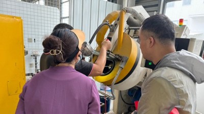 上?？蛻魠⒂^安捷倫生產(chǎn)基地，體驗(yàn)先進(jìn)自動(dòng)噴涂技術(shù)