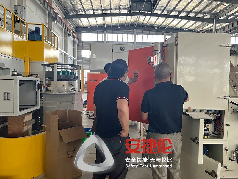 大連瑞進(jìn)國(guó)際貿(mào)易客戶(hù)設(shè)備驗(yàn)收 (3)