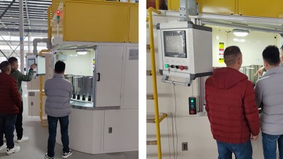 浙江汽車零部件塑料橡膠制品客戶驗(yàn)收自動(dòng)噴膠機(jī)PZ28