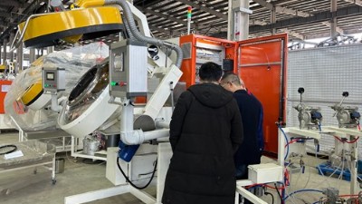 安捷倫喜迎四川橡塑客戶現(xiàn)場驗收自動滾噴機