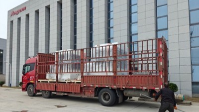 又發(fā)了2臺(tái)自動(dòng)噴膠機(jī)——重慶汽車零部件客戶