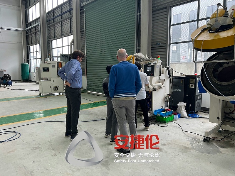 自動滾噴機(jī) (4)