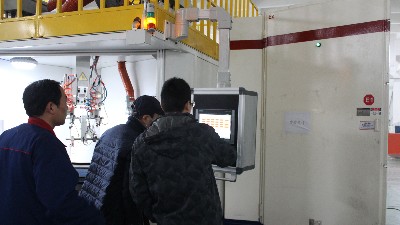 超強(qiáng)國貨安利，自動噴膠機(jī)揚(yáng)帆出海！國貨當(dāng)自強(qiáng)！