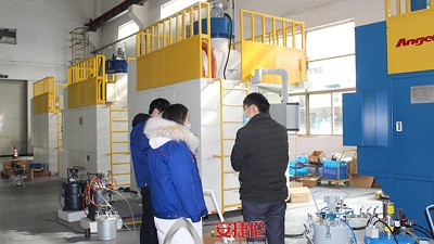 2021的第8天，客戶老板親自上門驗收，【ZP40自動噴膠機(jī)】