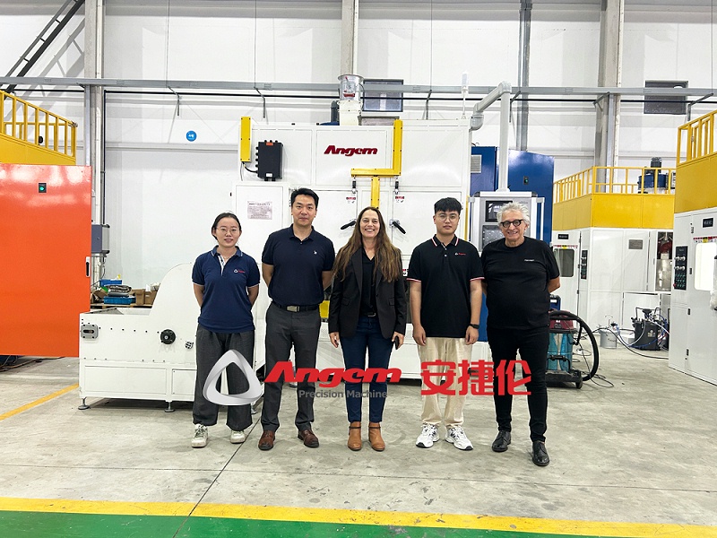 以色列客戶參觀噴涂機